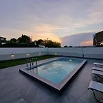 Dimosthenis House, Private Pool & Sauna 度假居