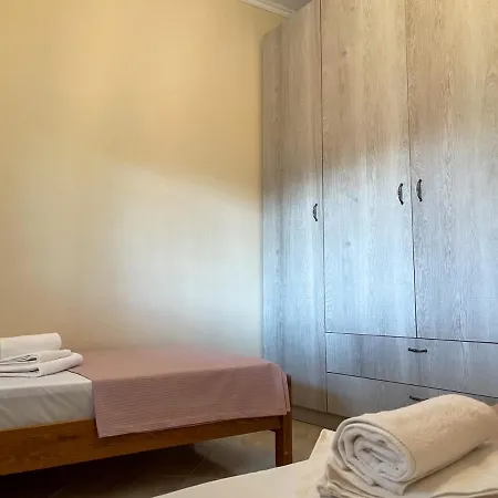 Dimosthenis House, Private Pool & Sauna Holiday home