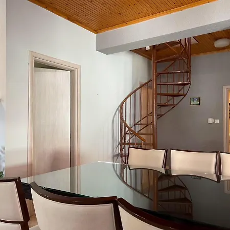 Dimosthenis House, Private Pool & Sauna 別荘 Vergia