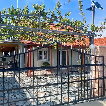 Dimosthenis House, Private Pool & Sauna * Vergia