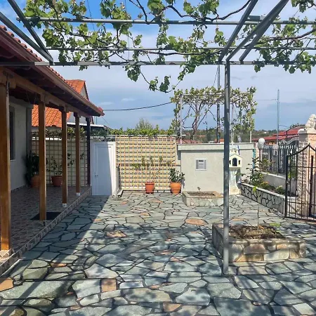 Dimosthenis House, Private Pool & Sauna Prázdninový dům Vergia