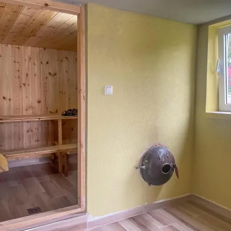 Dimosthenis House, Private Pool & Sauna 別荘
