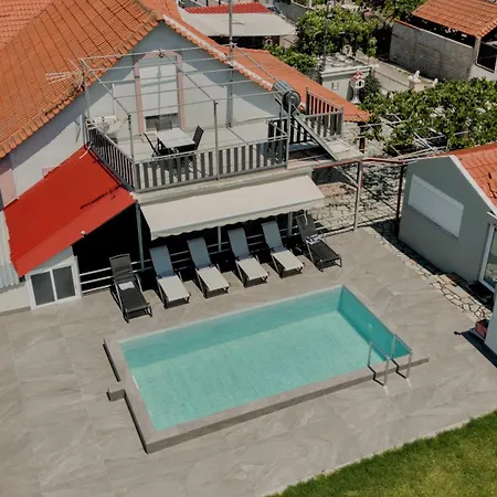 Dimosthenis House, Private Pool & Sauna Holiday home